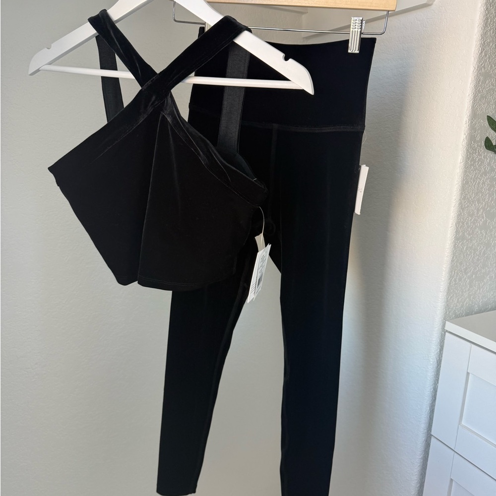 NWT Beyond Yoga Velvet Motion High Waisted Midi Legging Black Velvet